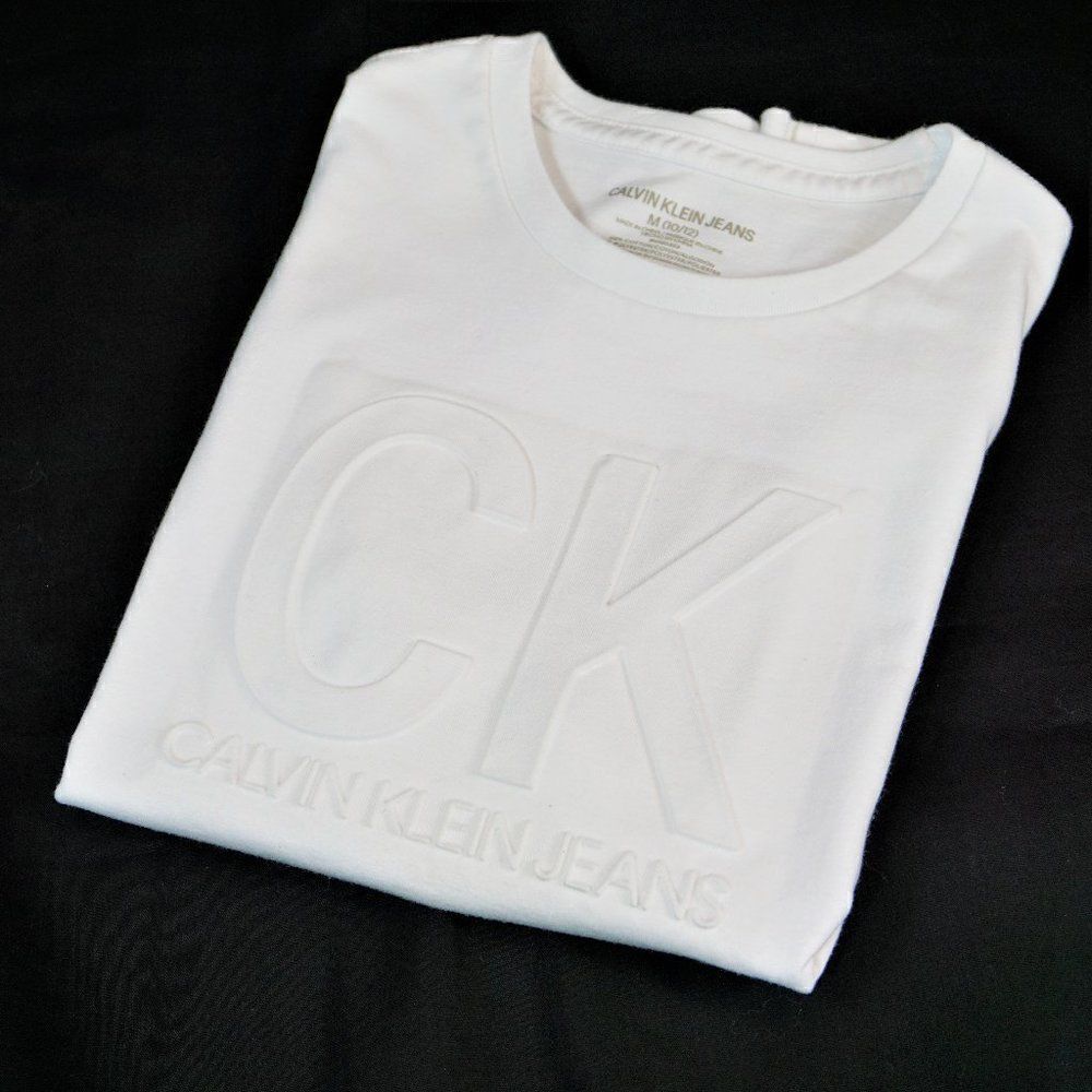 Calvin Klein Jeans T Shirt Youth Boys Size Medium 10-12 White Raised Logo